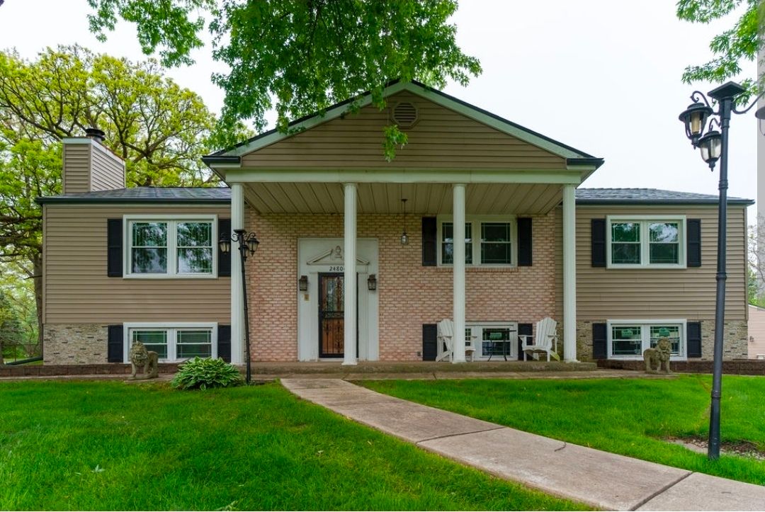 24804 S Oak Lane — Crete, IL 60417