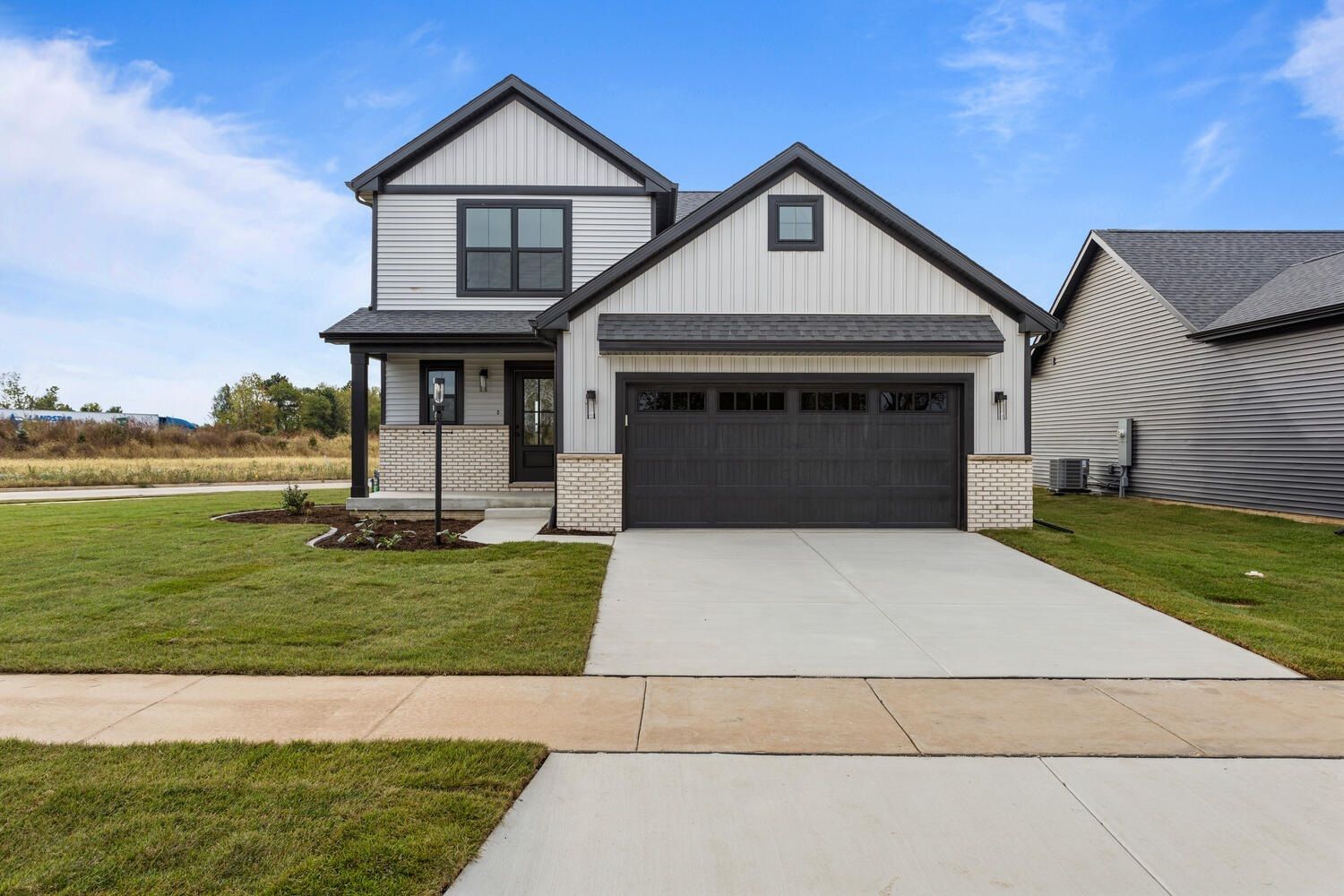20 Meadow Drive — Monticello, IL 61856