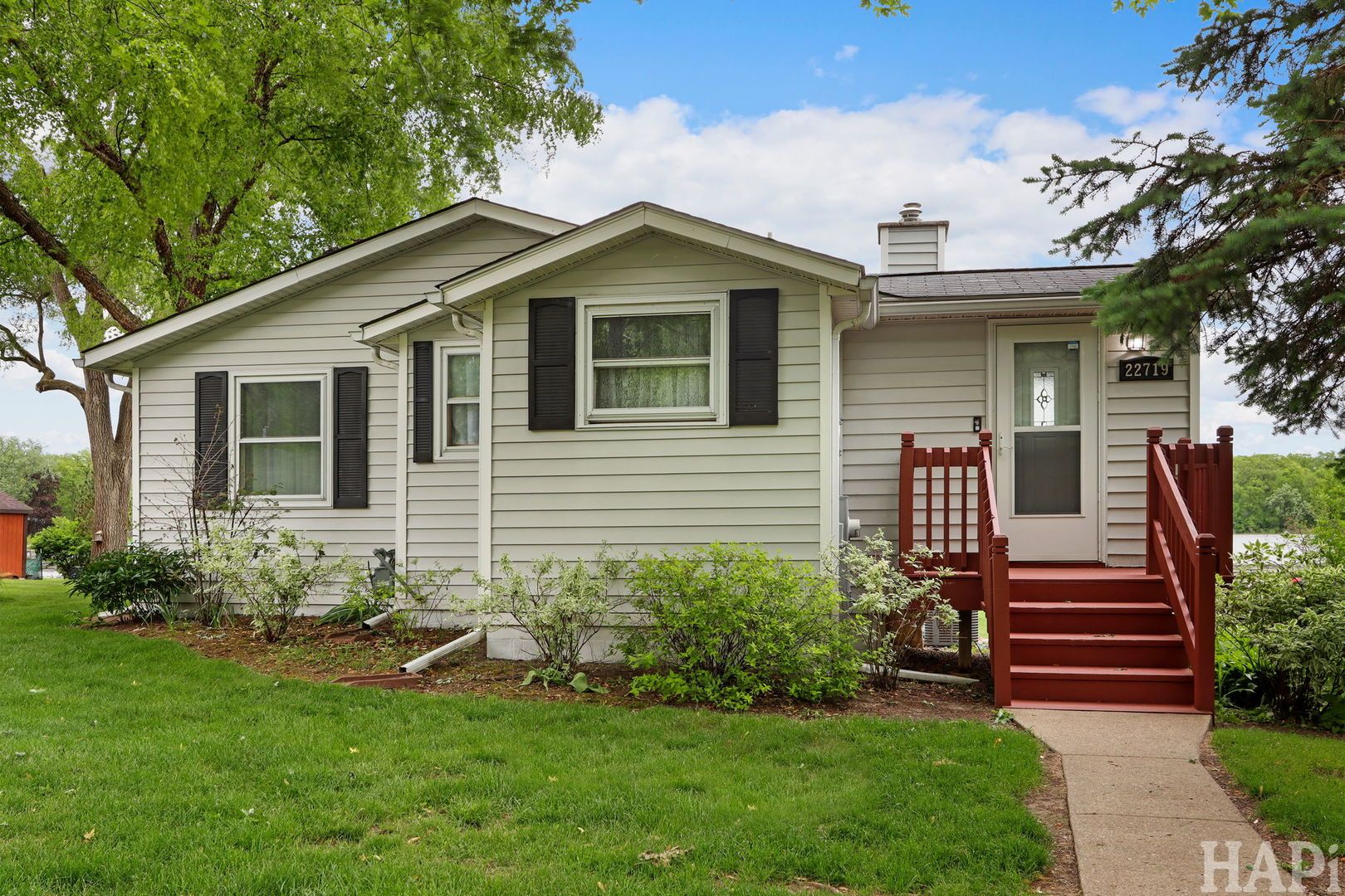 22719 W Silver Lake Avenue — Antioch, IL 60002