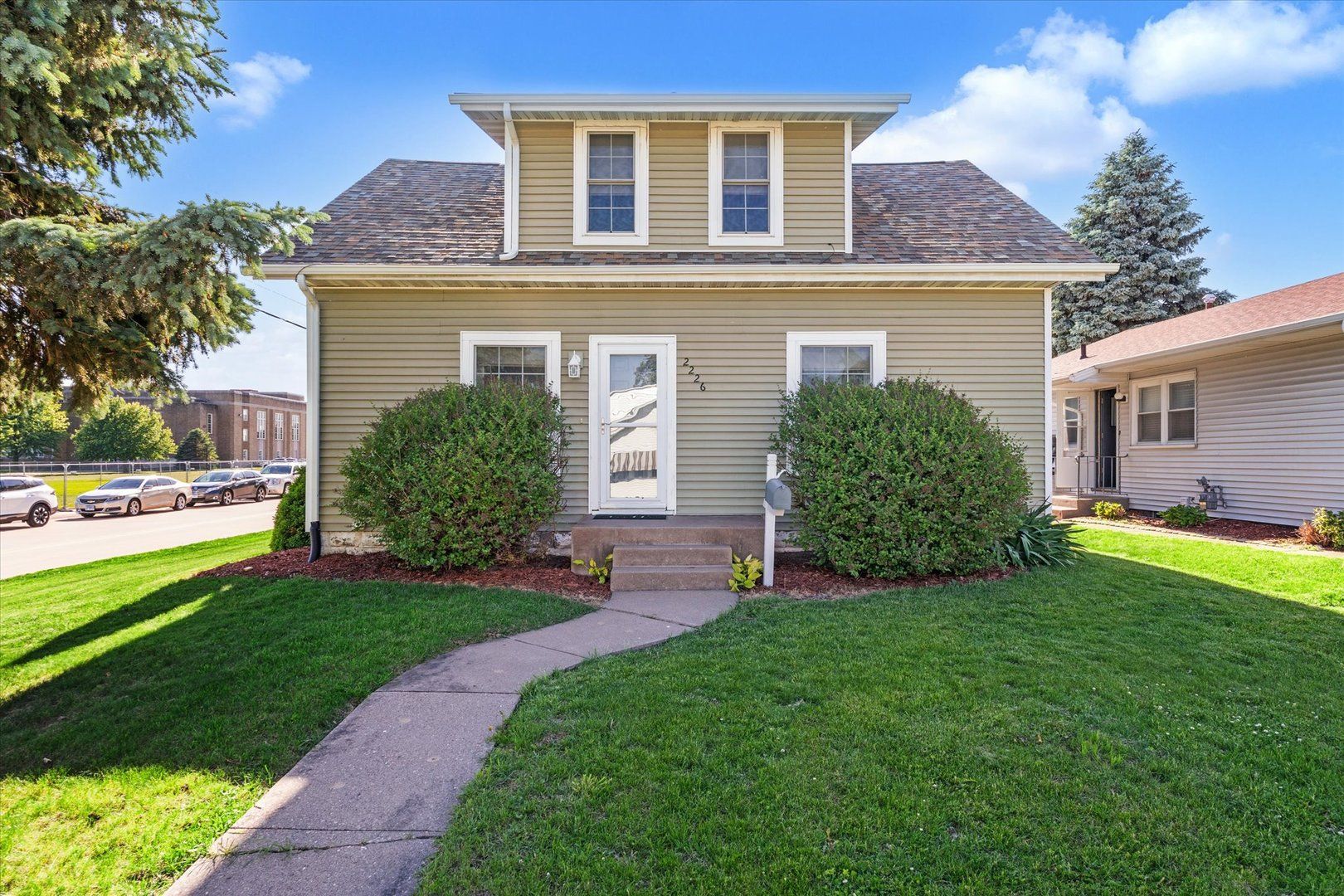 2226 15 1/2 Street — Rock Island, IL 61201