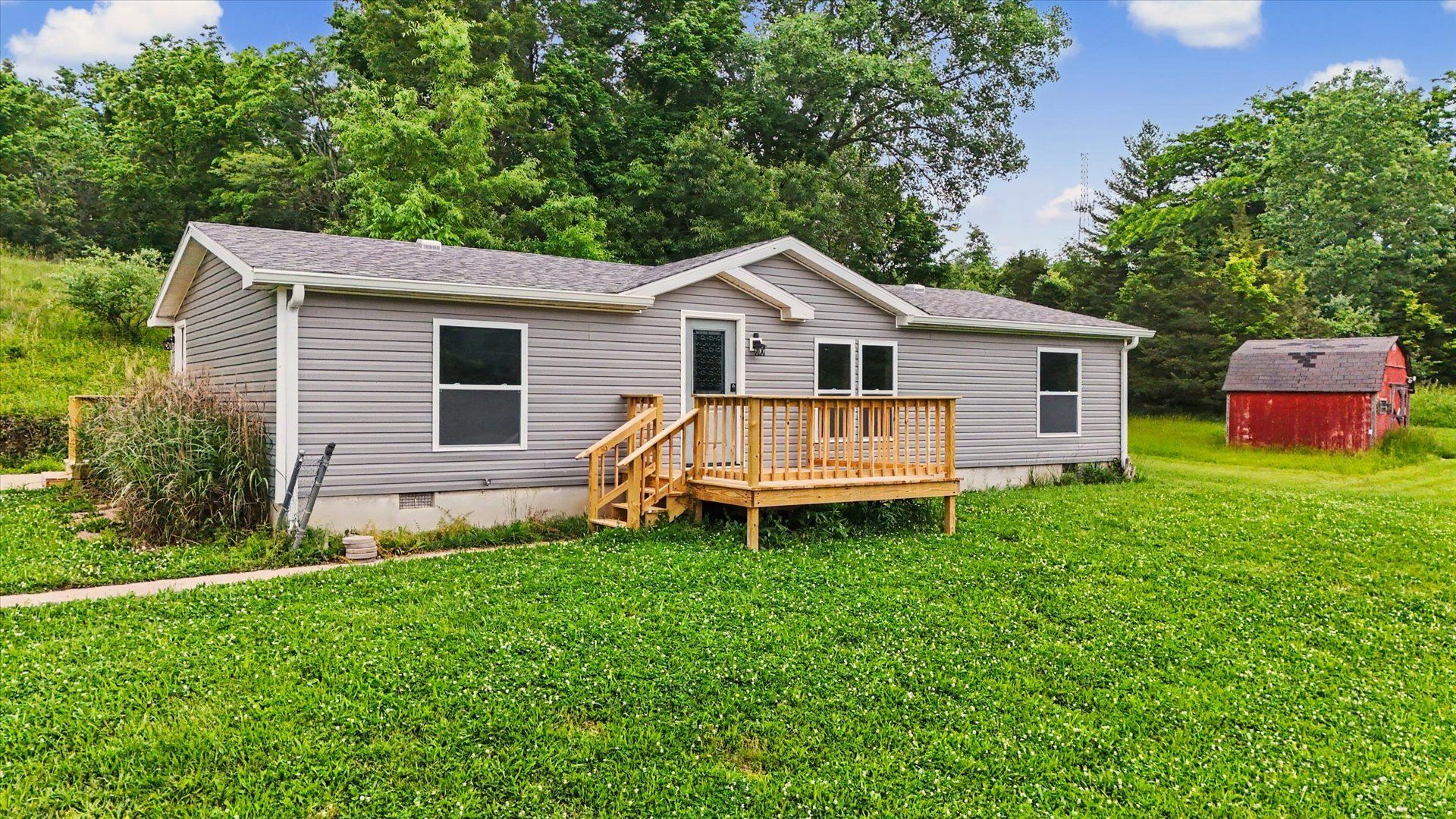 802 Reynolds Drive — Charleston, IL 61920