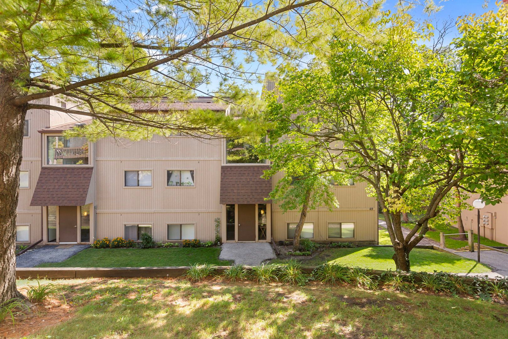 49 Oak Hill Colony #12 — Fox Lake, IL 60020