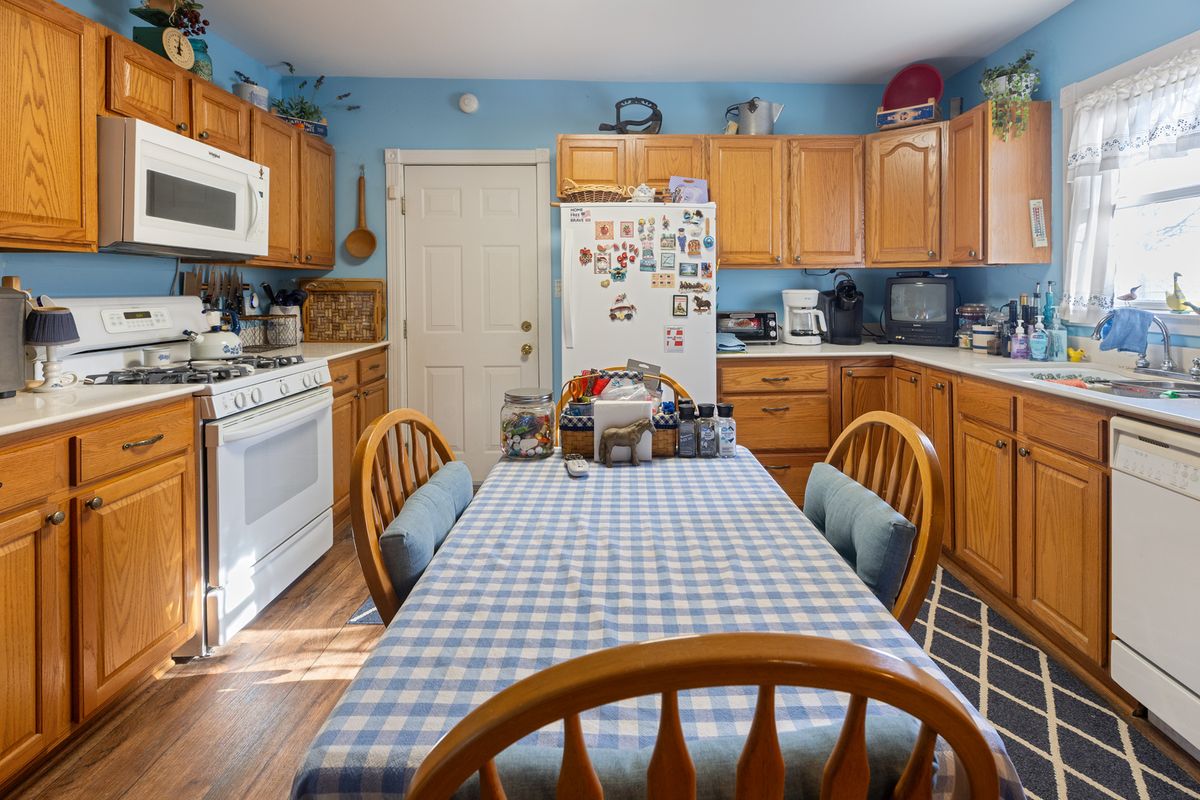 1769 Paw Paw Road, Steward, IL 60553