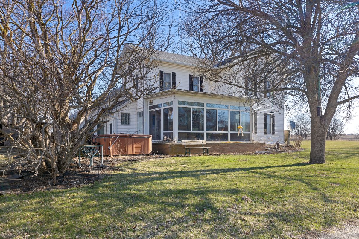 1769 Paw Paw Road, Steward, IL 60553