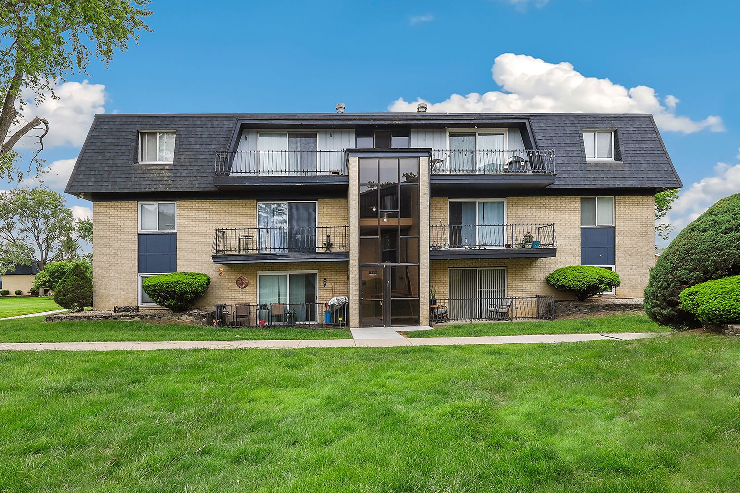 11112 S 84th Avenue #1B — Palos Hills, IL 60465