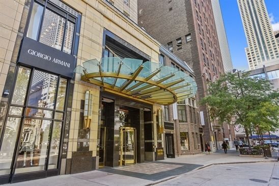 800 N Michigan Avenue #3301 — Chicago, IL 60611