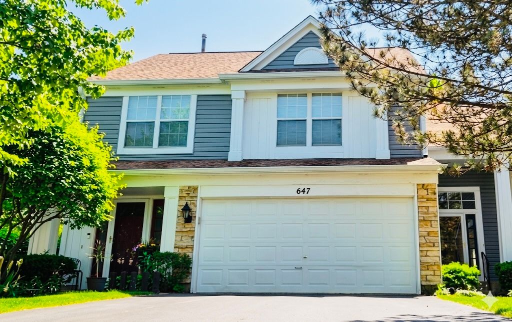 647 N Charter Hall Drive — Palatine, IL 60067
