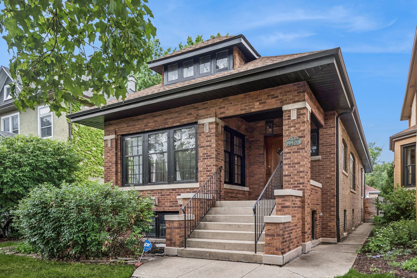 4426 N Francisco Avenue — Chicago, IL 60625