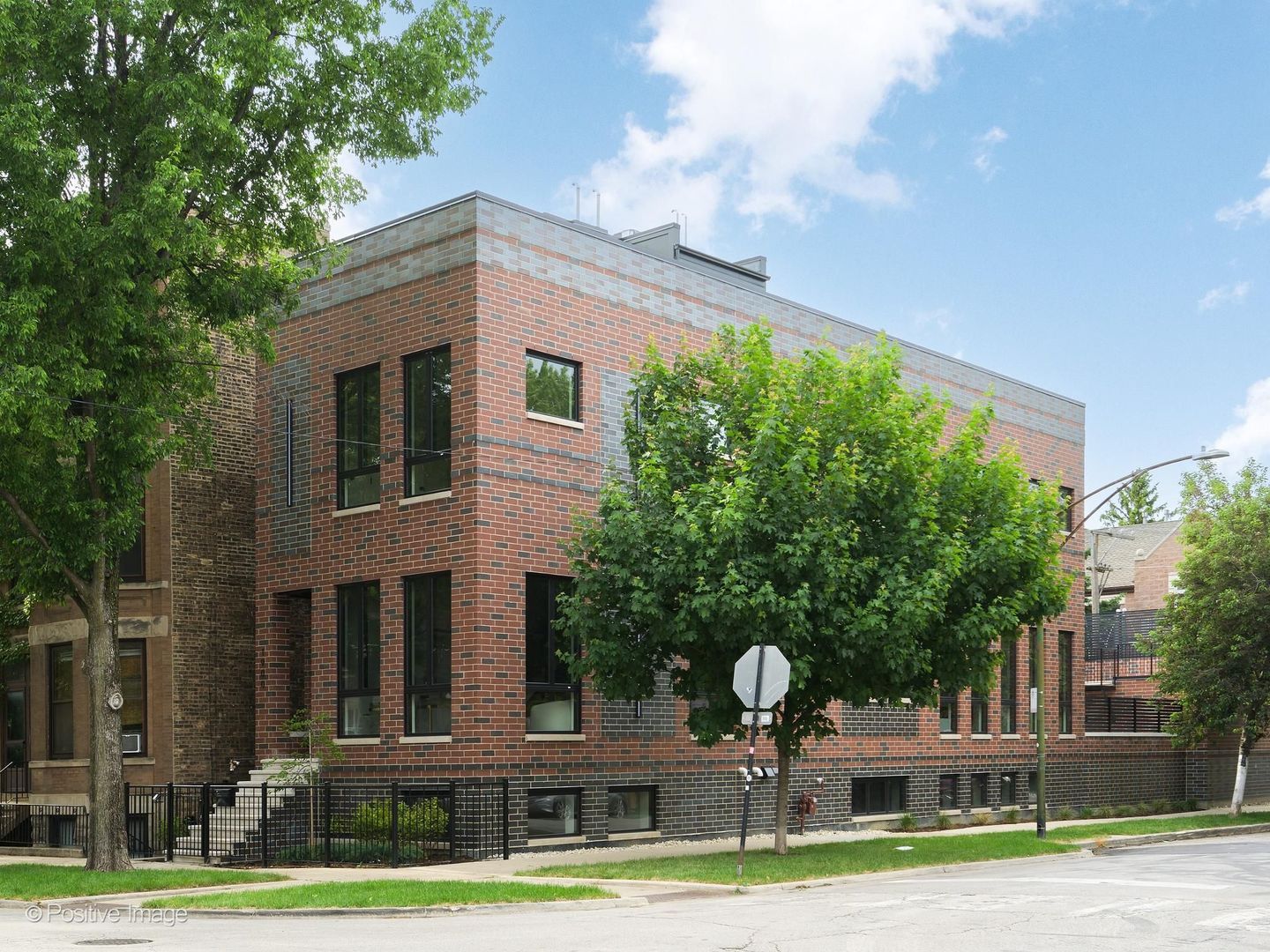1900 W Cortland Street — Chicago, IL 60622