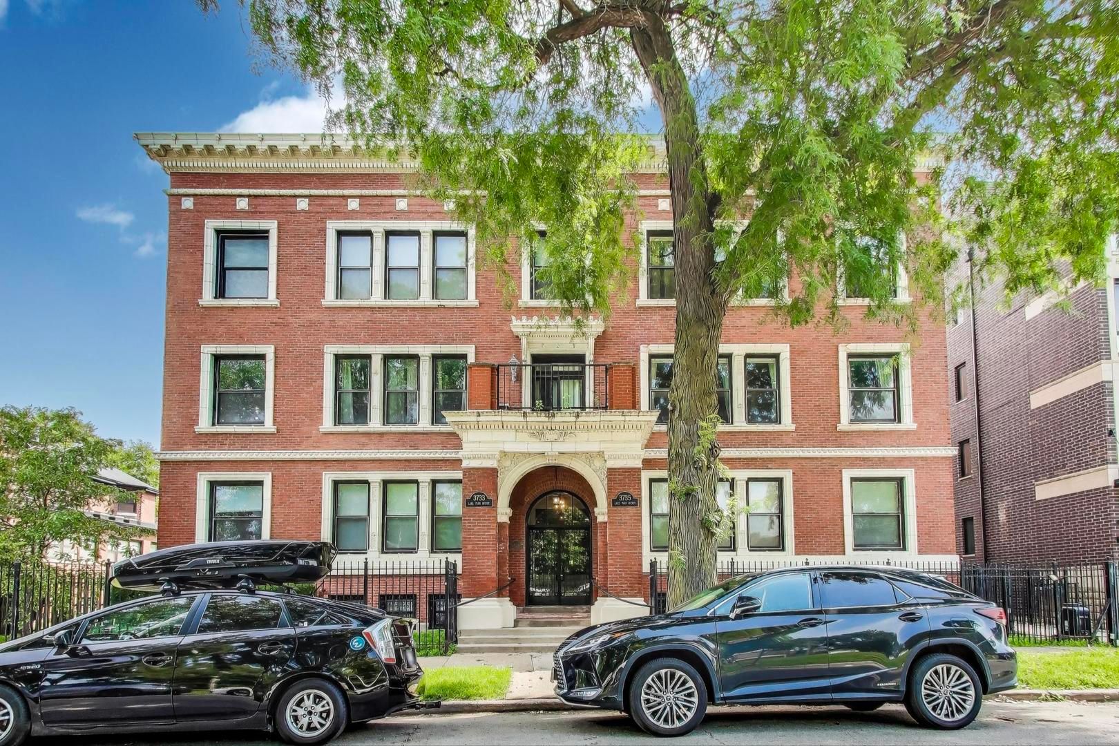 3735 S Lake Park Avenue #G — Chicago, IL 60653