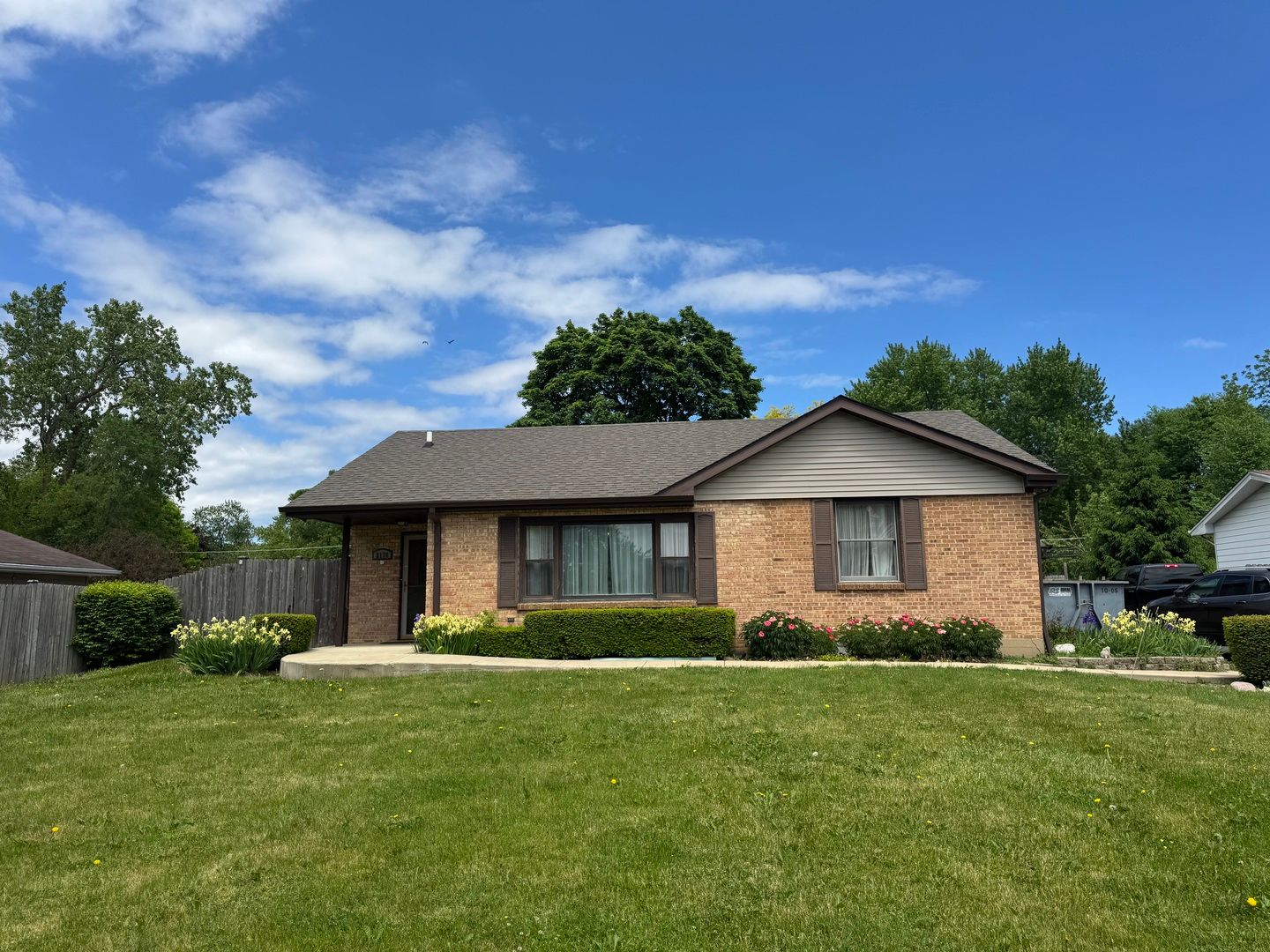 2130 Hawthorne Lane — Waukegan, IL 60087