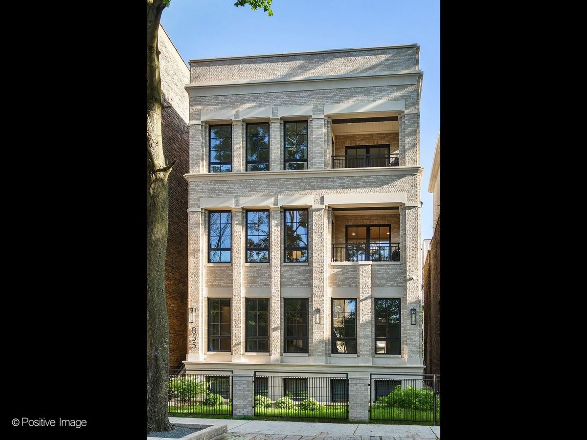 855 W Lill Avenue #2, Chicago, IL 60614