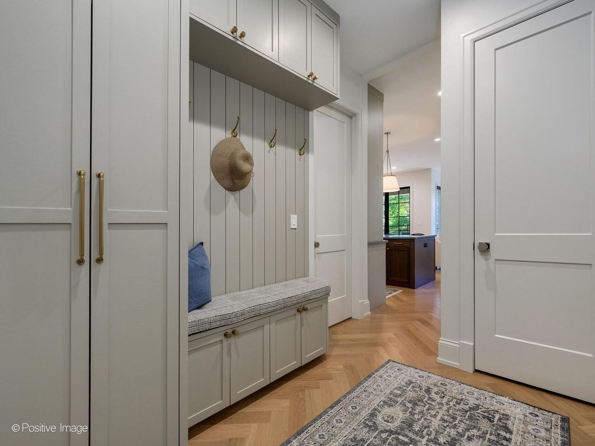855 W Lill Avenue #2, Chicago, IL 60614