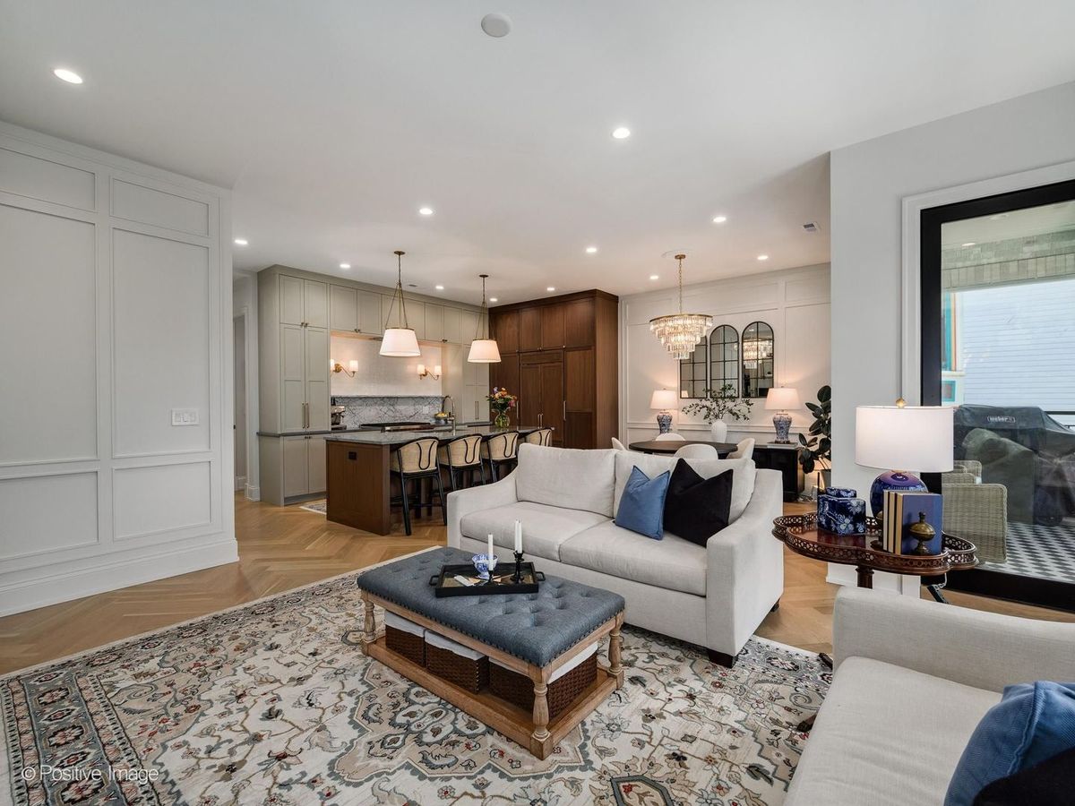 855 W Lill Avenue #2, Chicago, IL 60614