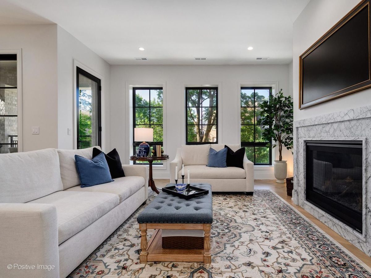 855 W Lill Avenue #2, Chicago, IL 60614