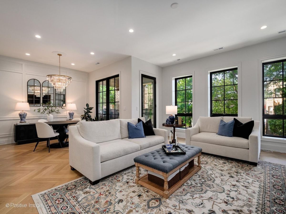 855 W Lill Avenue #2, Chicago, IL 60614