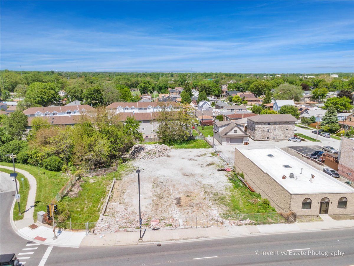 7450 W Archer Avenue — Summit, IL 60501