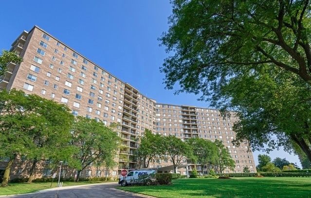 7141 N Kedzie Avenue #912 — Chicago, IL 60645