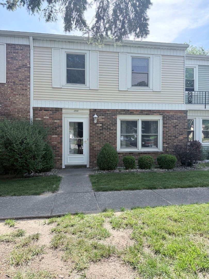 2938 Archer Drive #14 — East Moline, IL 61244