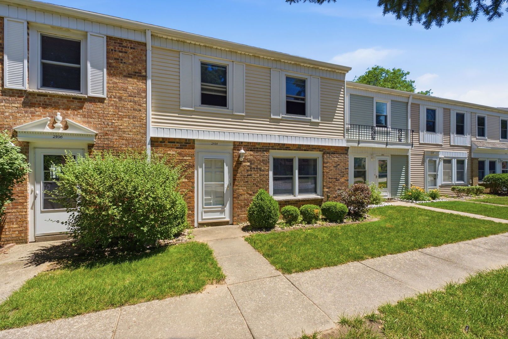 2938 Archer Drive #14 — East Moline, IL 61244