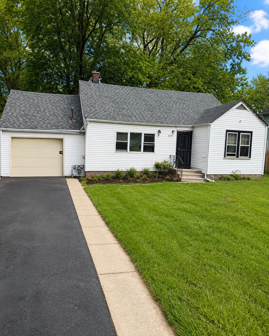15739 Whipple Avenue — Markham, IL 60428