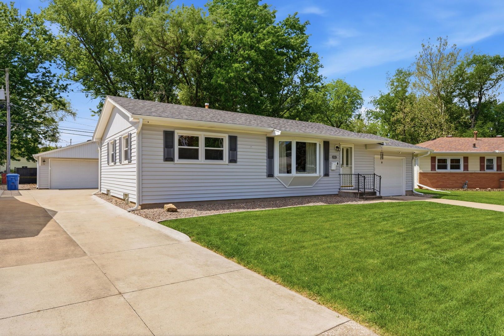 408 27th Avenue — East Moline, IL 61244
