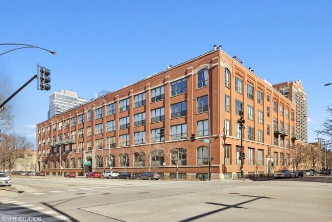 1727 S Indiana Avenue #110 — Chicago, IL 60616