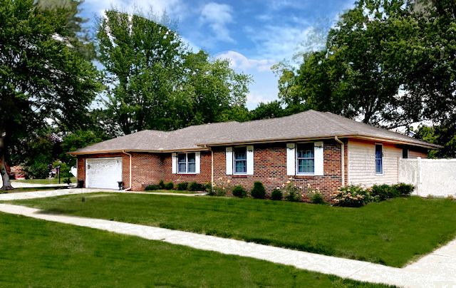 704 Wesley Avenue — Savoy, IL 61874