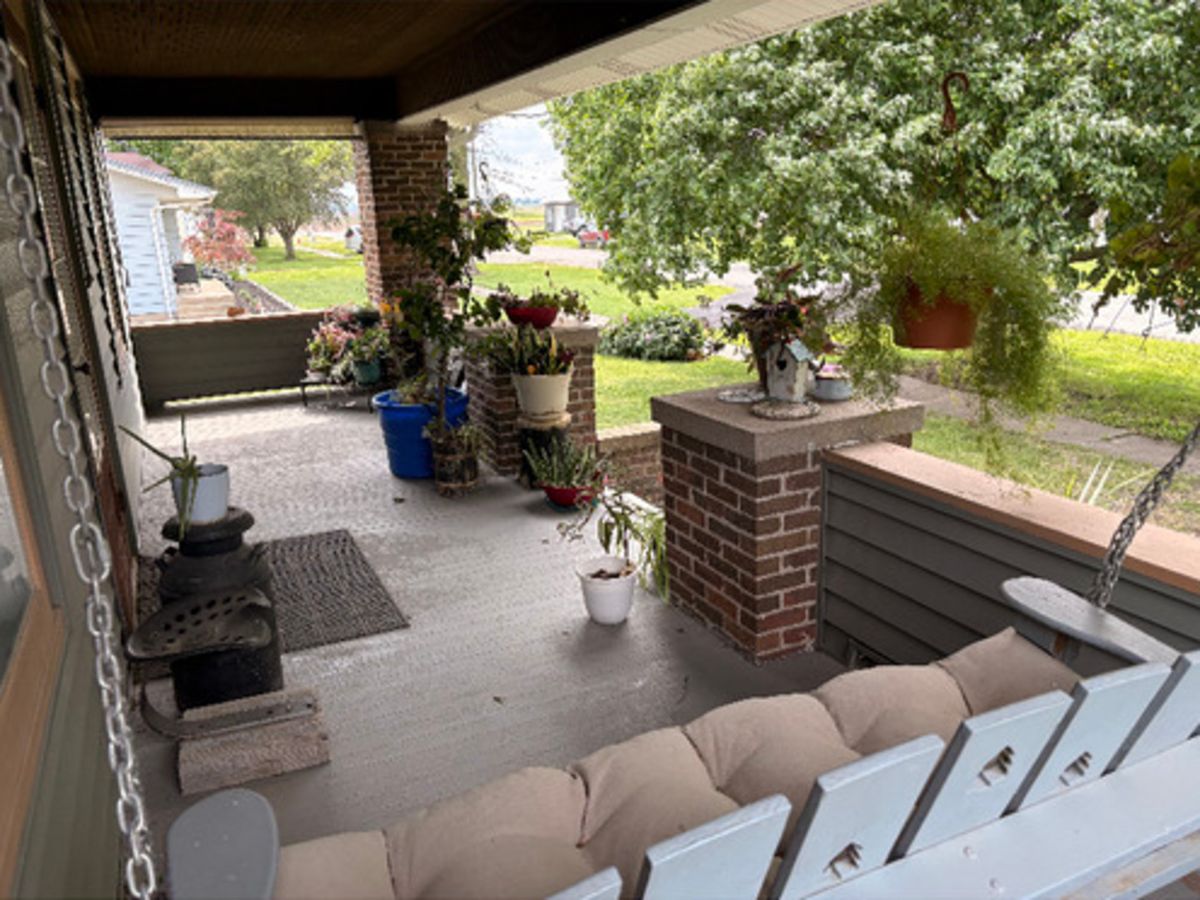 109 Washington Street, Benson, IL 61516