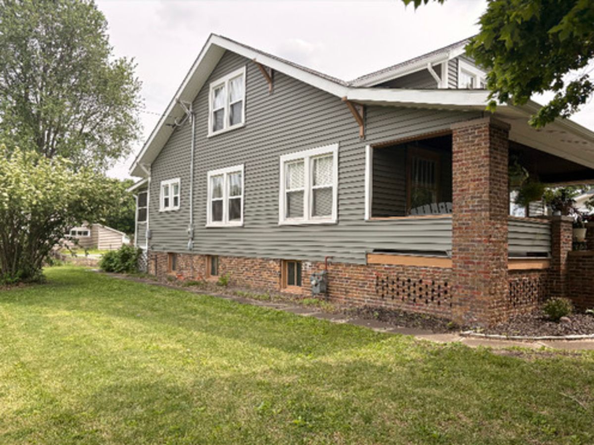 109 Washington Street, Benson, IL 61516