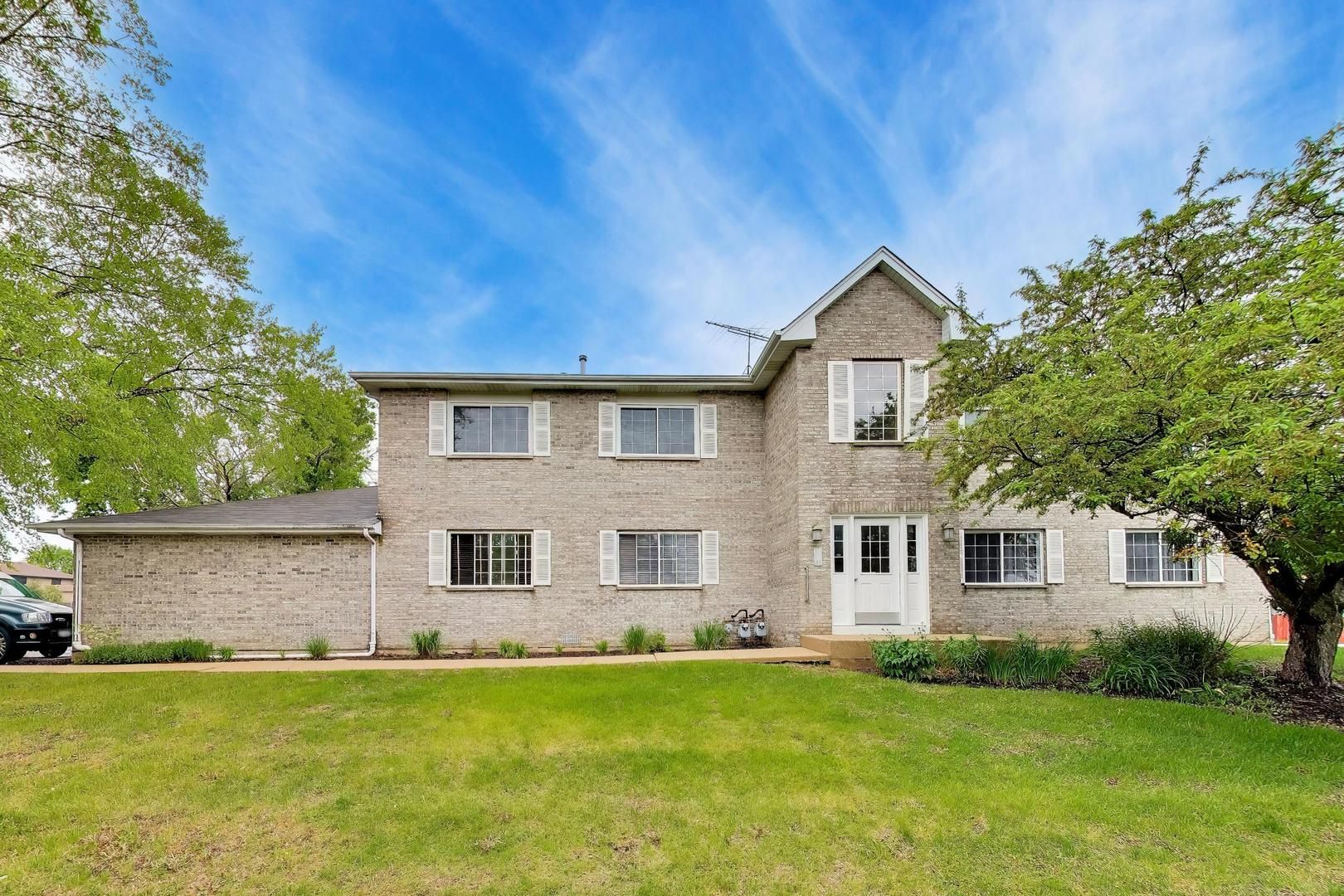 365 Stonington Place #365 — South Elgin, IL 60177