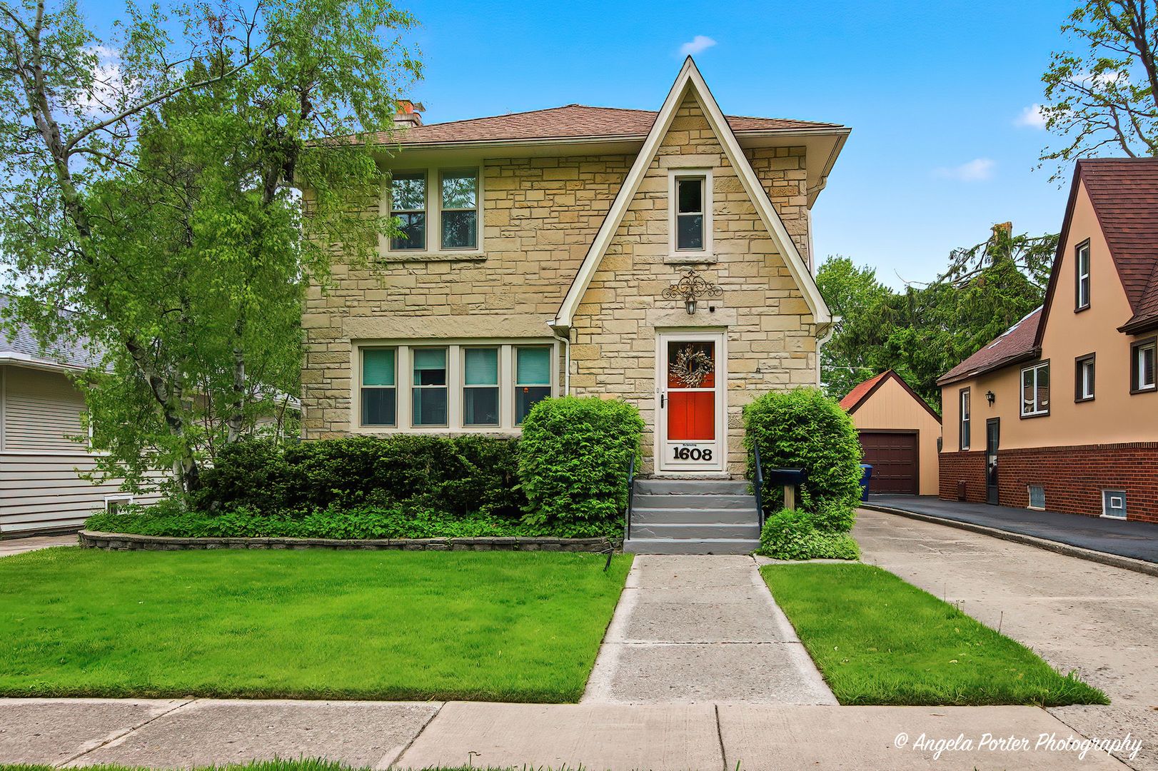 1608 Henry Place — Waukegan, IL 60085