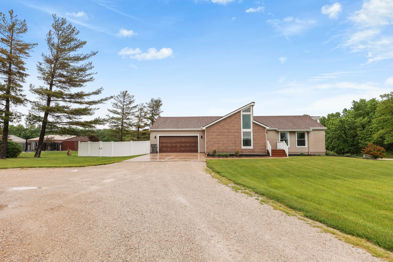 2433 E 2850th Road — Marseilles, IL 61341