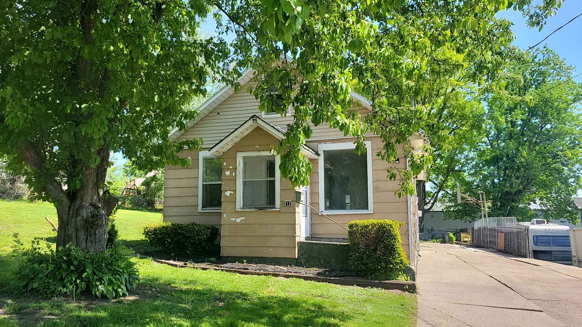 212 21st Place — Clinton, IA 52732