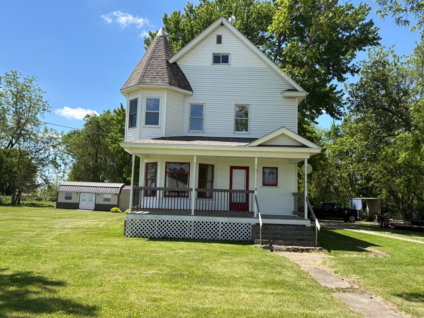 1741 Paw Paw Road — Steward, IL 60553