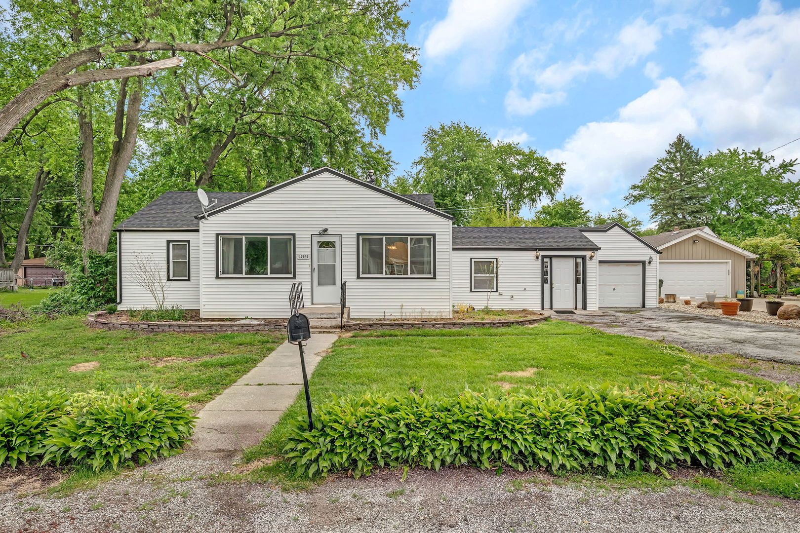15641 Millard Avenue — Markham, IL 60428