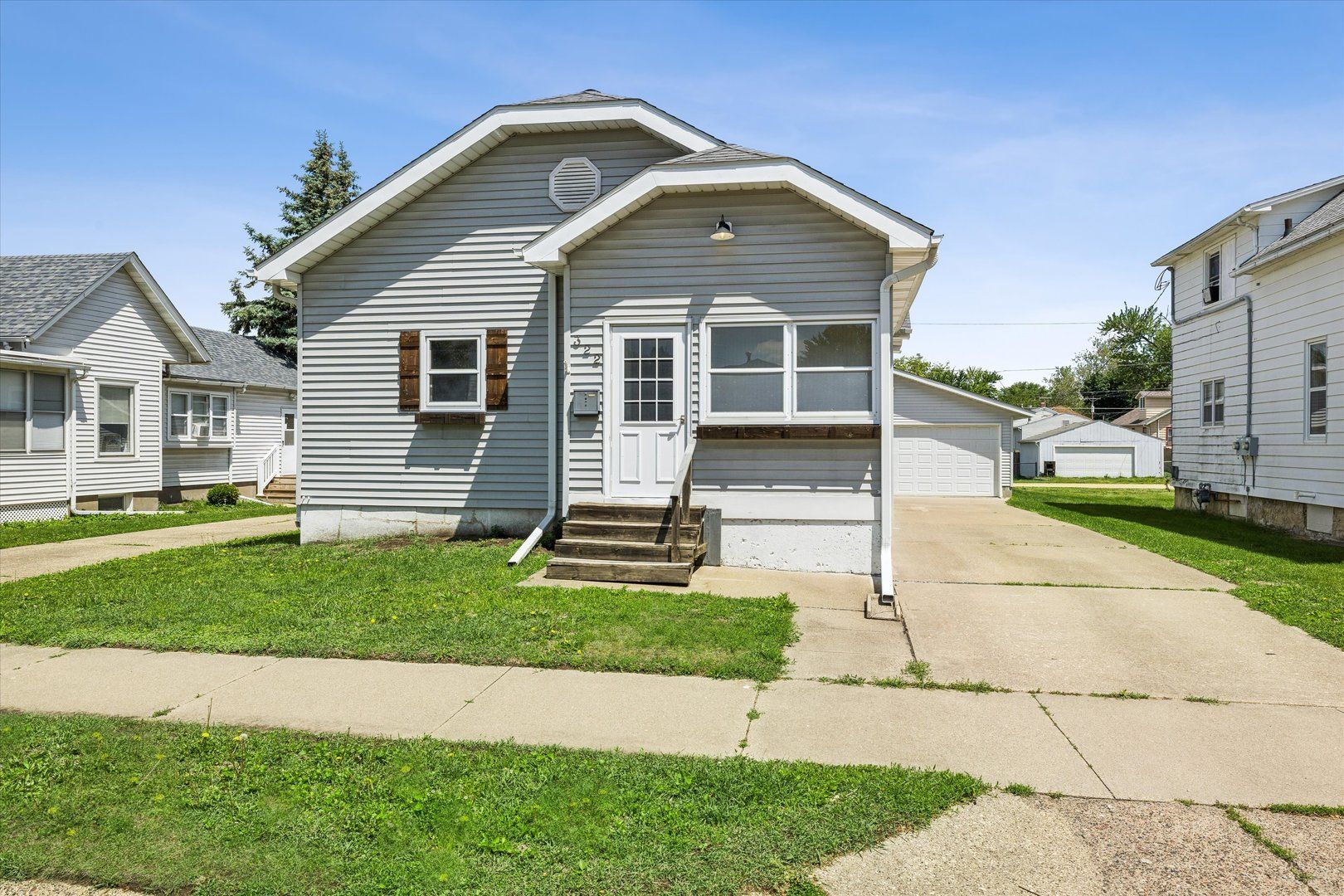 322 6th Avenue N — Clinton, IA 52732