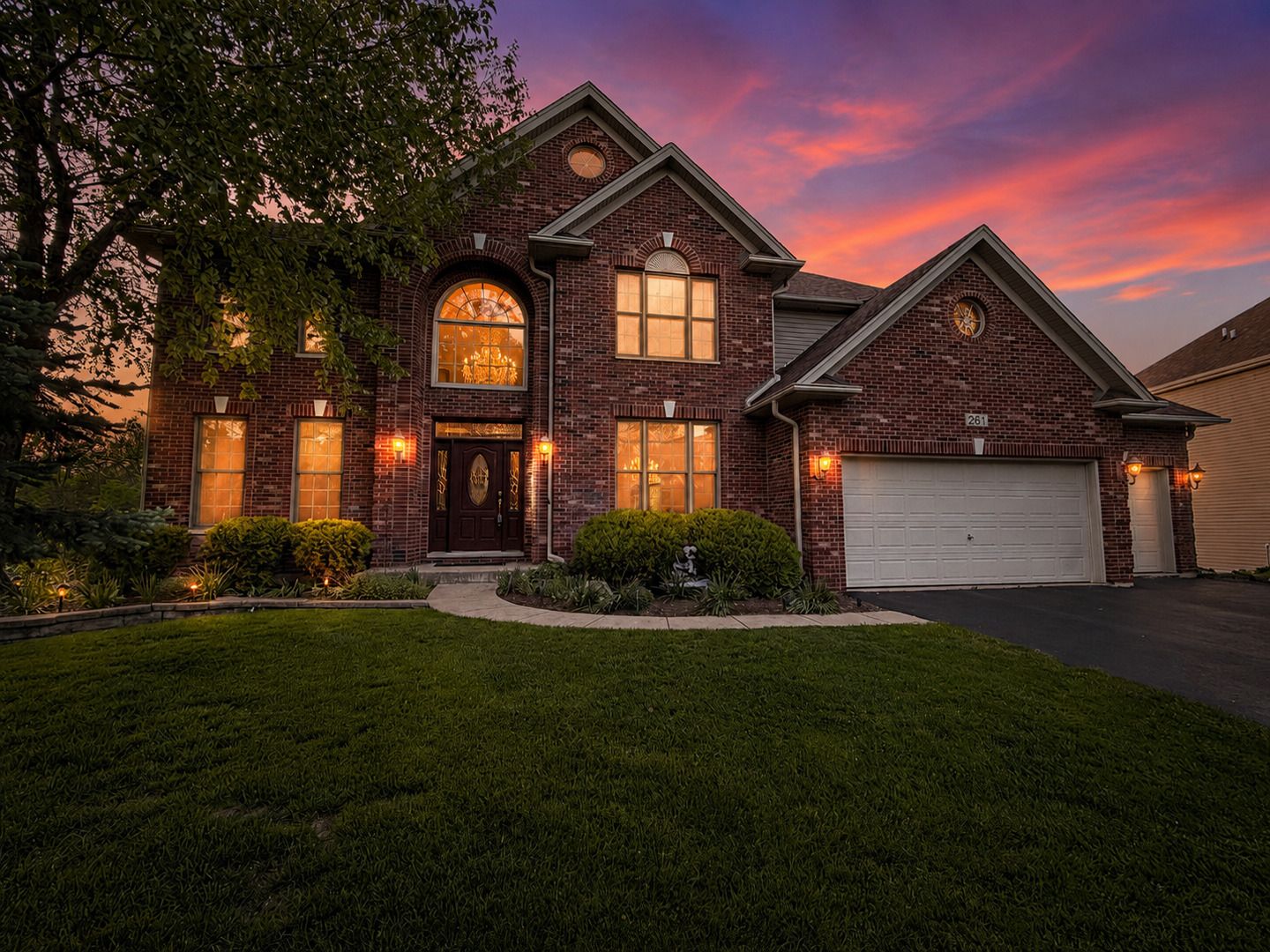 261 Johnson Woods Drive — Batavia, IL 60510