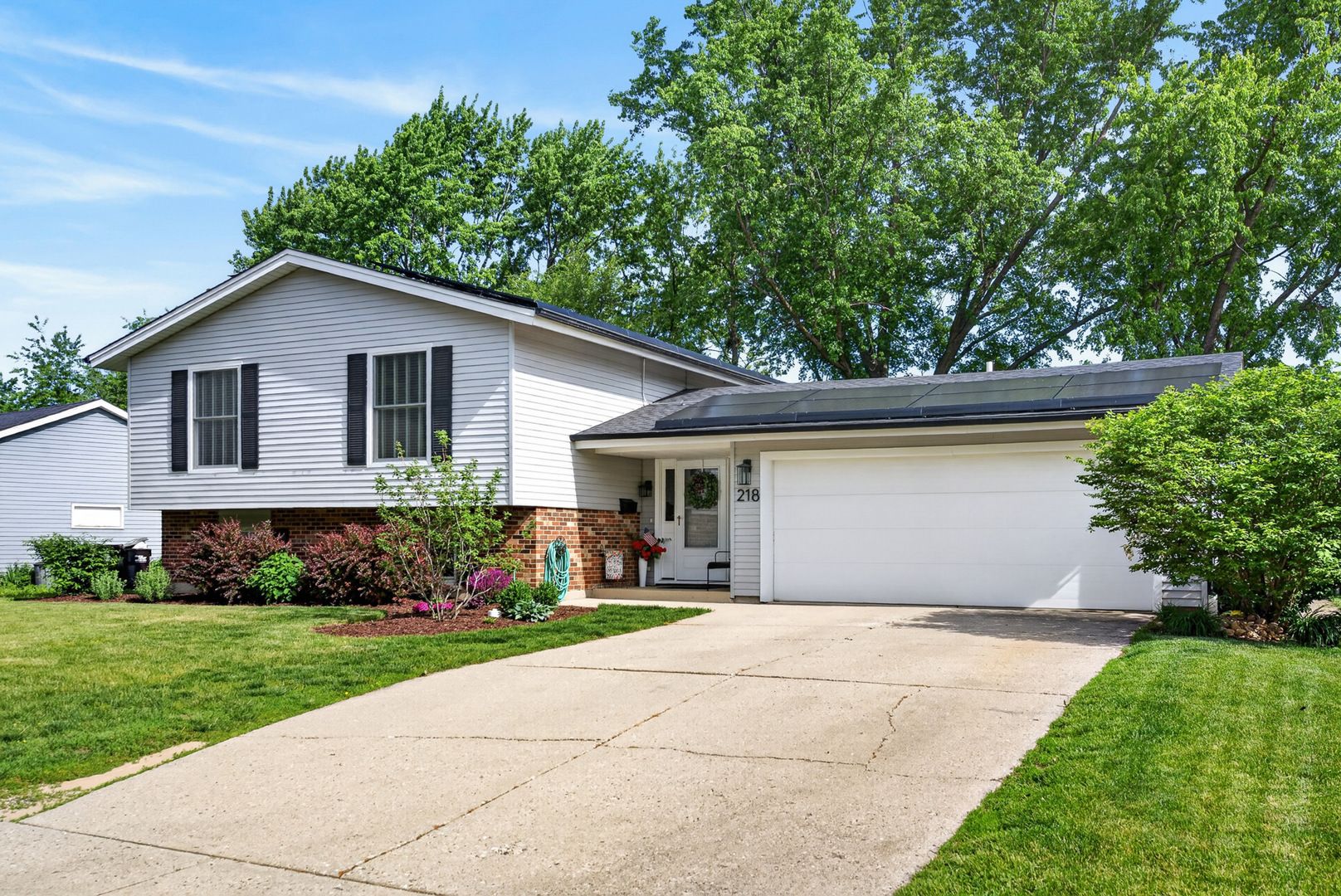 218 Wellington Drive — Crystal Lake, IL 60014
