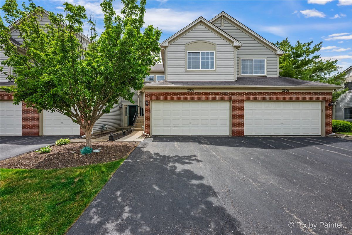 290 Nicole Drive #E — South Elgin, IL 60177