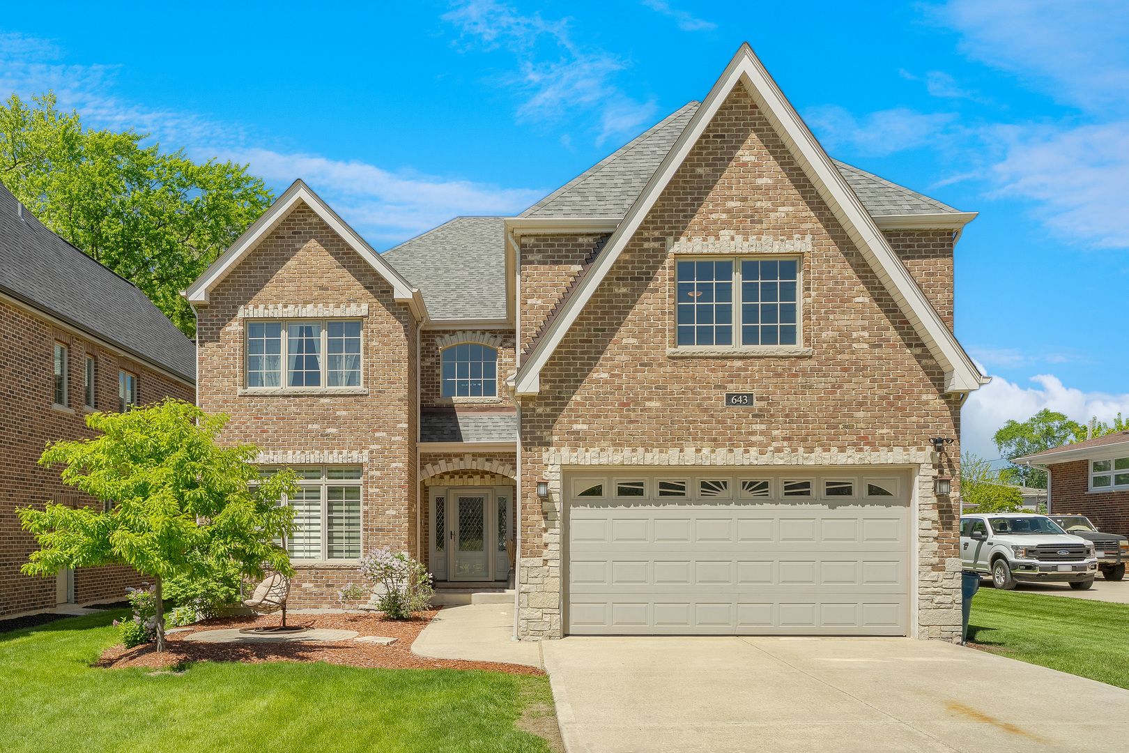 643 W Crockett Avenue — Elmhurst, IL 60126