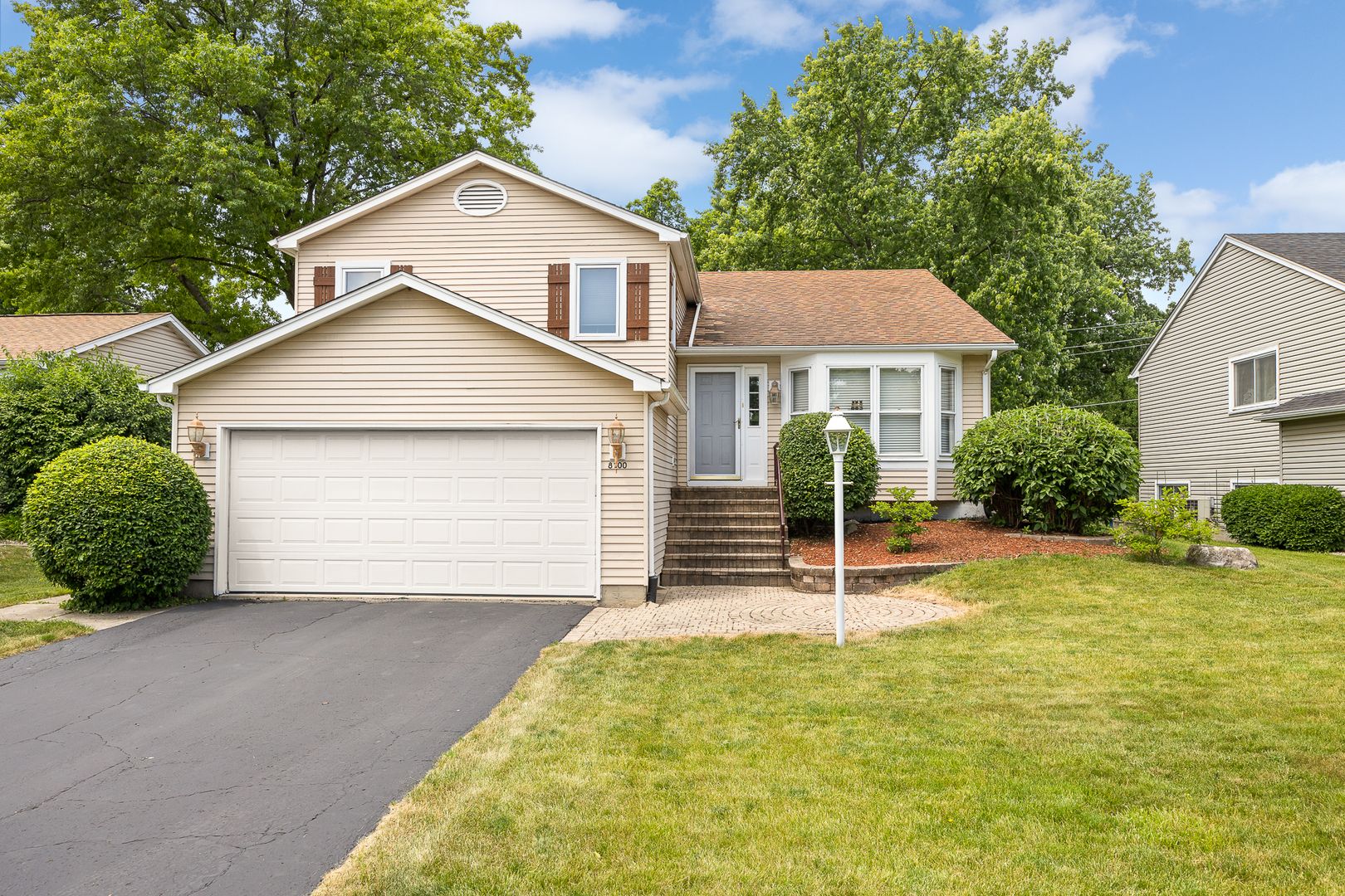 8100 Geneva Street — Woodridge, IL 60517