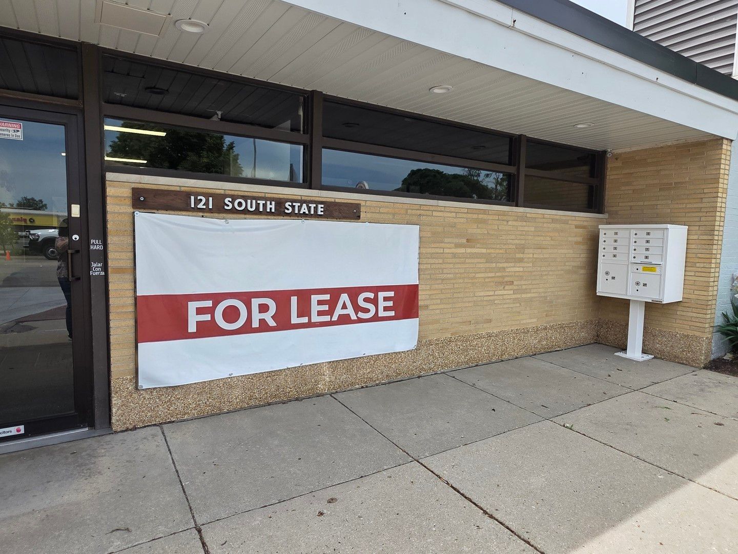 121 S State Street #1-6 — Belvidere, IL 61008
