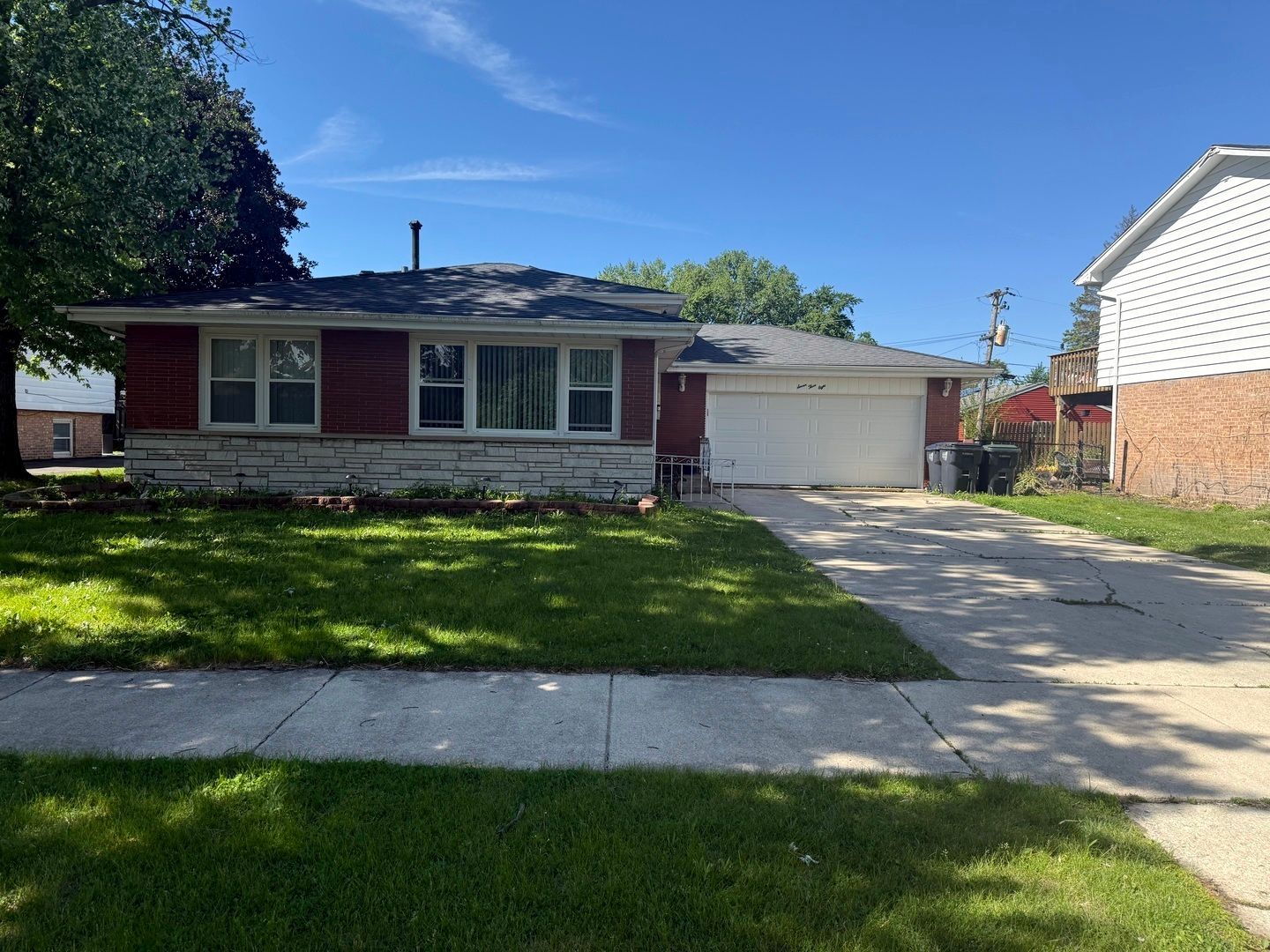 738 E 158th Street — South Holland, IL 60473