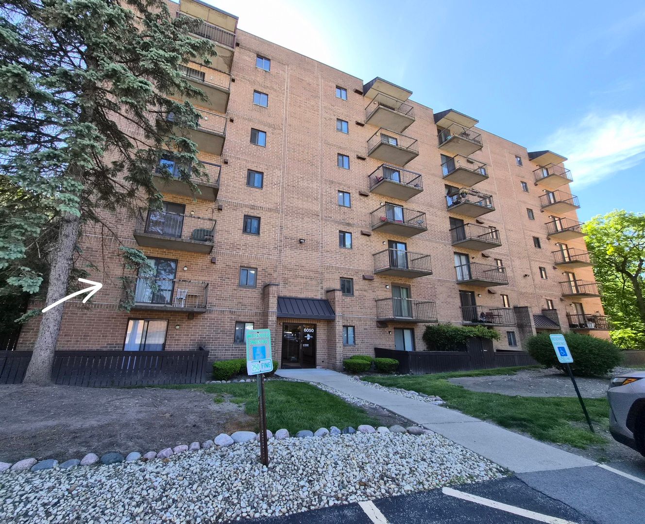 6050 Lake Bluff Drive #201 — Tinley Park, IL 60477