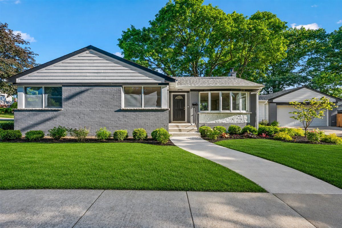 20 N Waverly Place — Mount Prospect, IL 60056