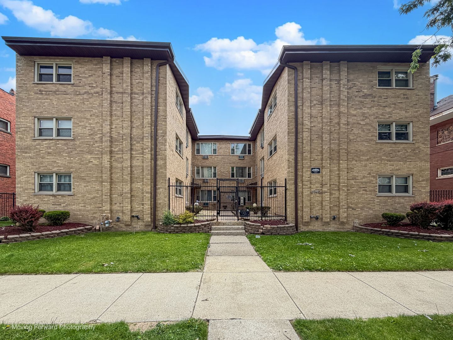 6945 S Chappel Avenue #3A — Chicago, IL 60649