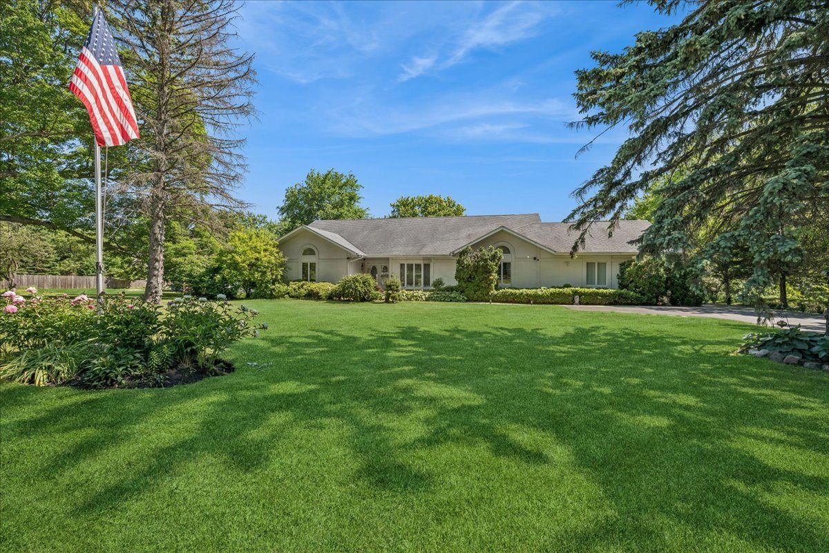 5045 Grand Avenue — Gurnee, IL 60031