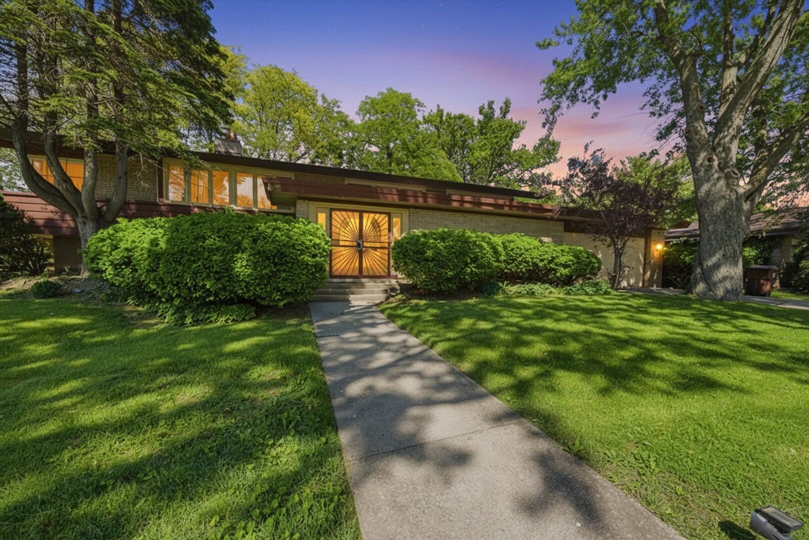 3527 Oak Street — Flossmoor, IL 60422