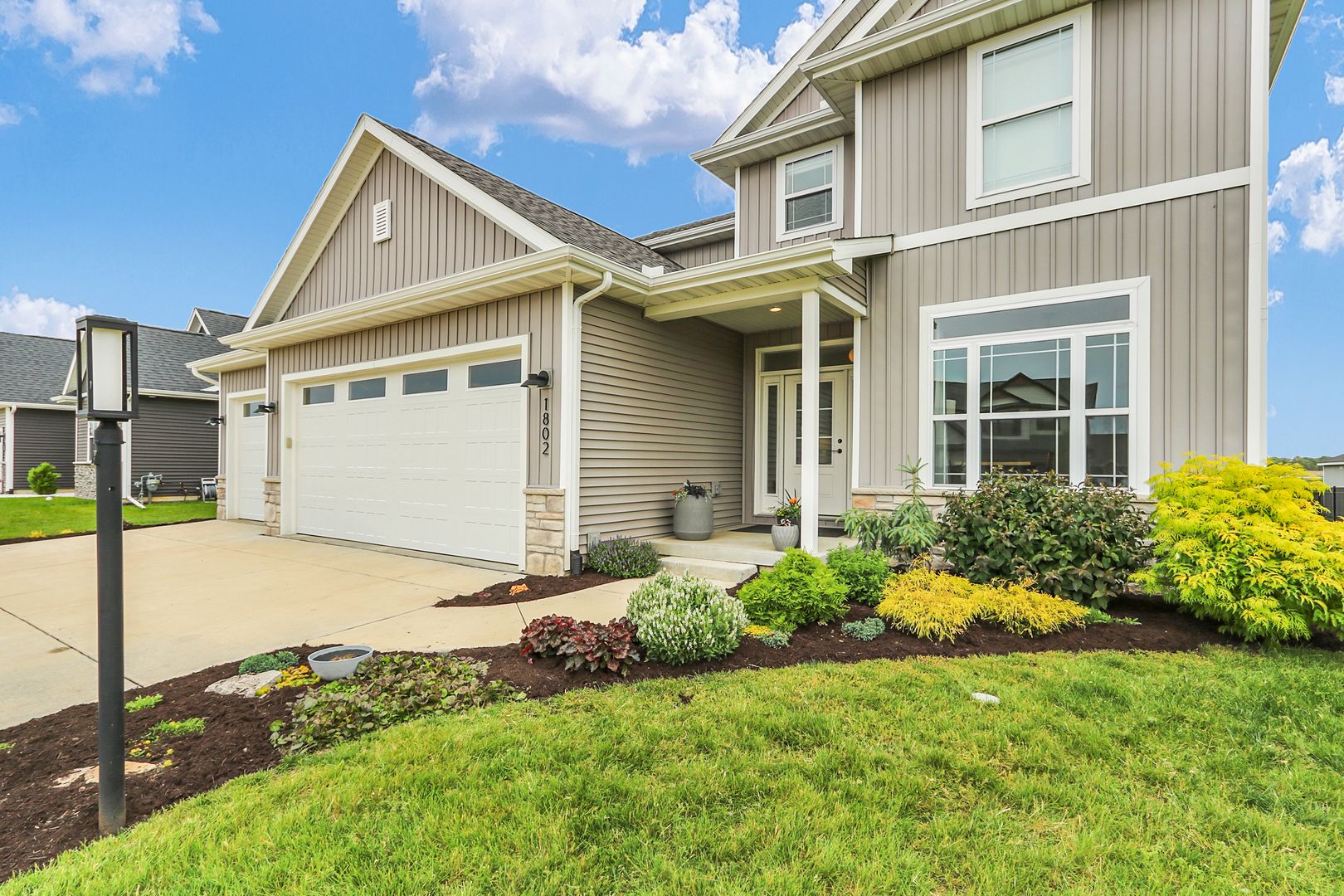 1802 Littlefield Lane — Mahomet, IL 61853